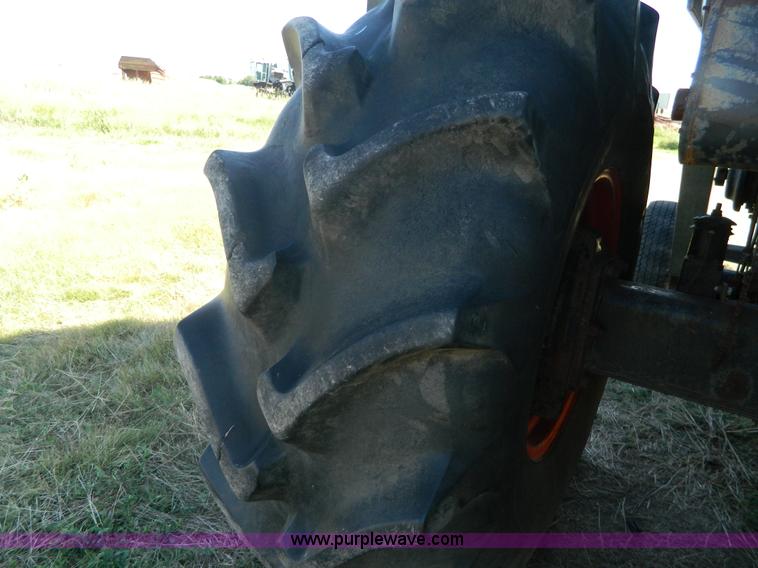 image for item J8848 1981 Gleaner F2 combine