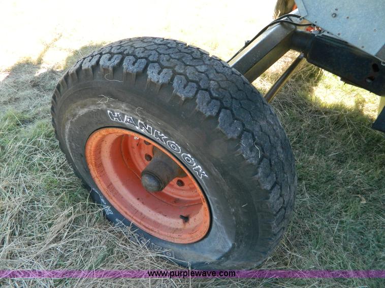 image for item J8848 1981 Gleaner F2 combine