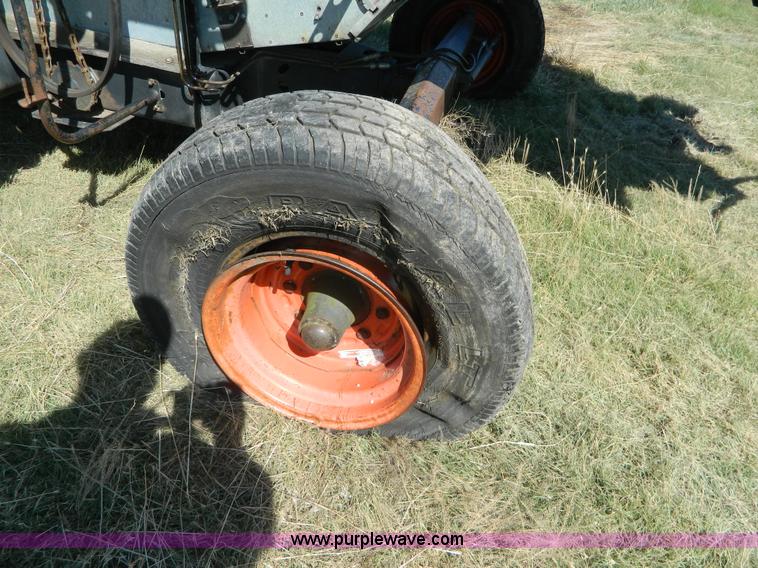 image for item J8848 1981 Gleaner F2 combine