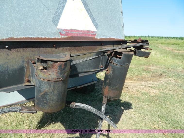 image for item J8848 1981 Gleaner F2 combine