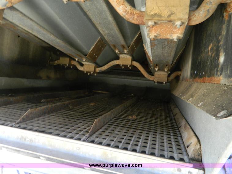 image for item J8848 1981 Gleaner F2 combine