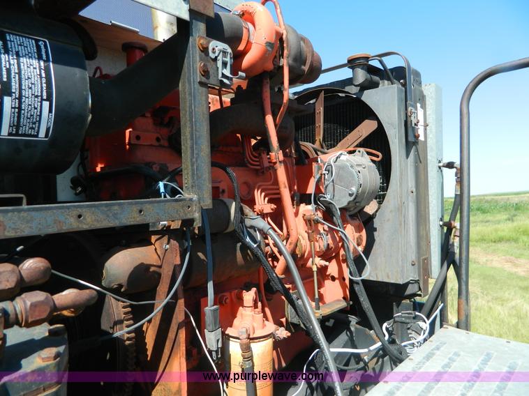 image for item J8848 1981 Gleaner F2 combine