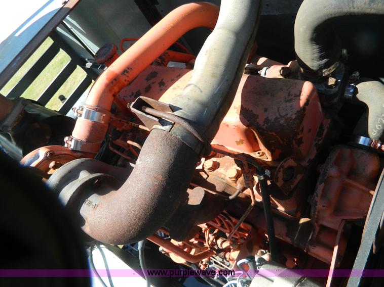 image for item J8848 1981 Gleaner F2 combine