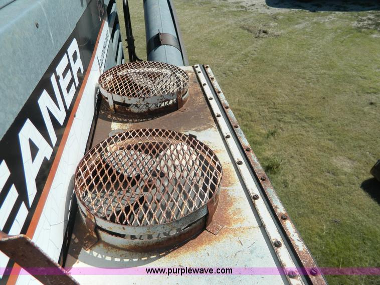 image for item J8848 1981 Gleaner F2 combine