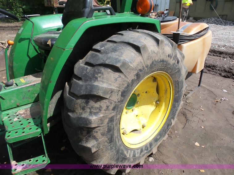 image for item K1641 John Deere 990 MFWD tractor