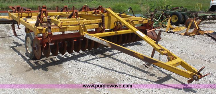 image for item K1643 Chisel plow