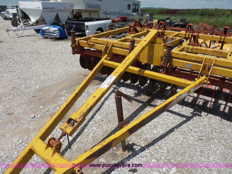 image for item K1643 Chisel plow