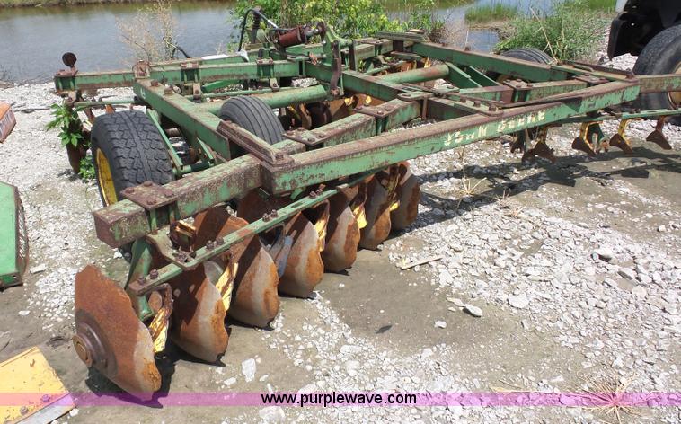 image for item K1653 John Deere disk