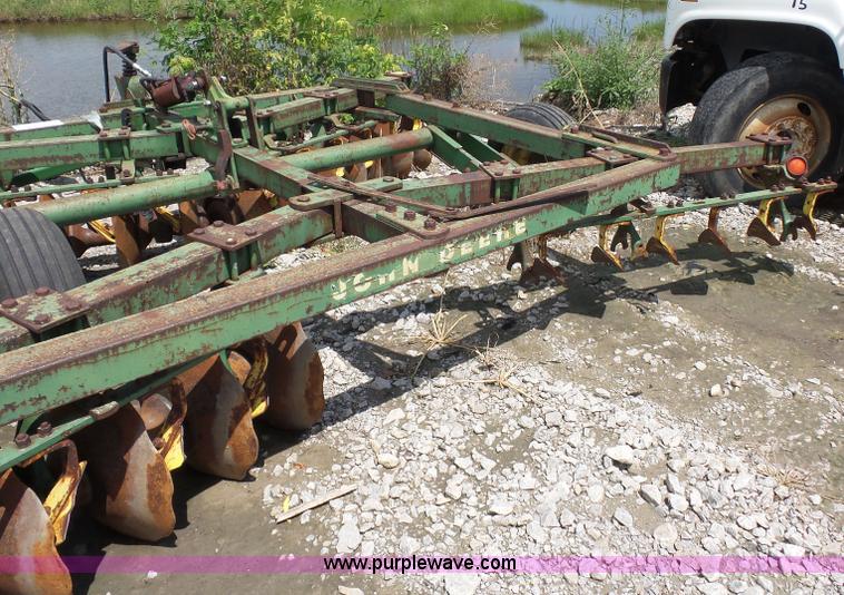 image for item K1653 John Deere disk