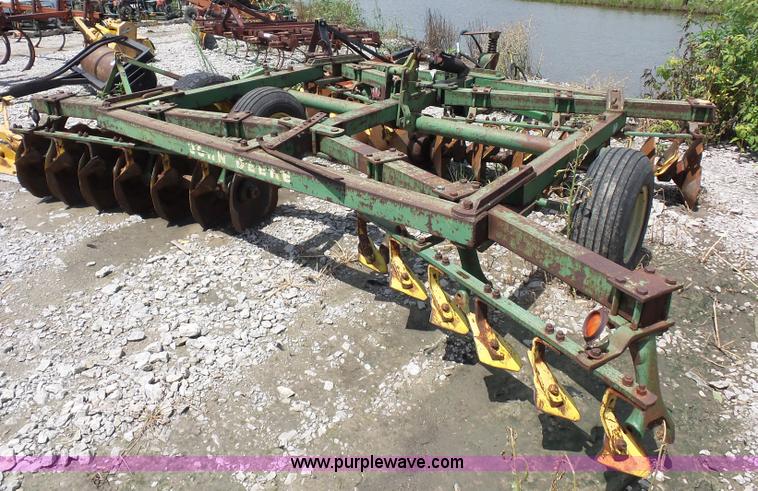 image for item K1653 John Deere disk