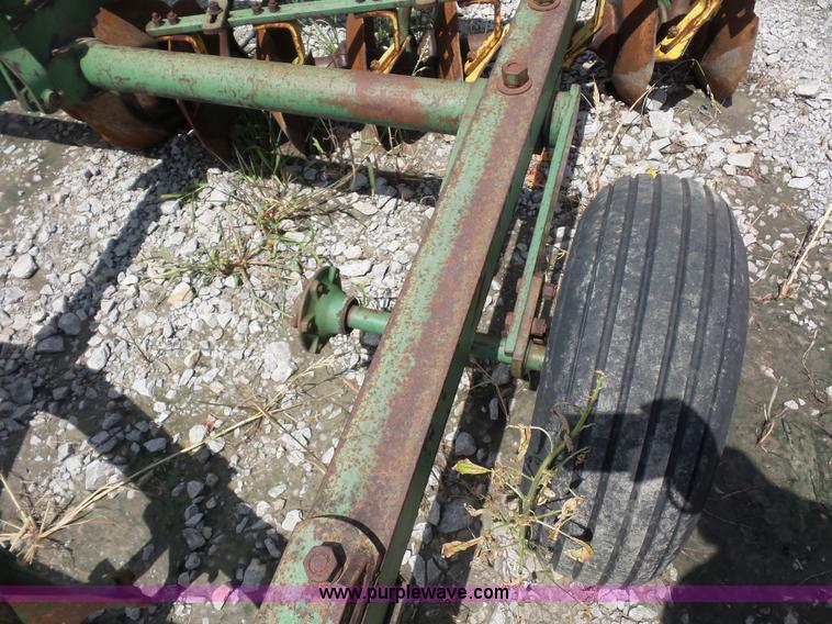 image for item K1653 John Deere disk