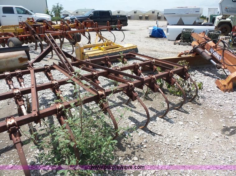 image for item K1656 Chisel plow