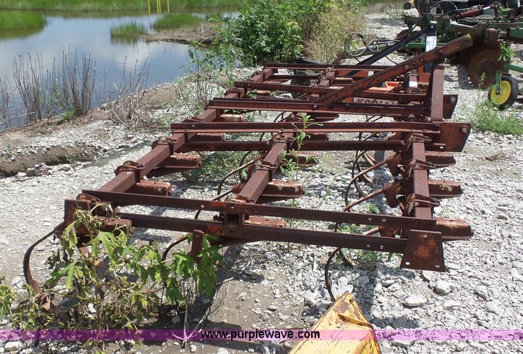 image for item K1656 Chisel plow