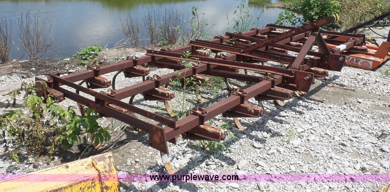 image for item K1656 Chisel plow