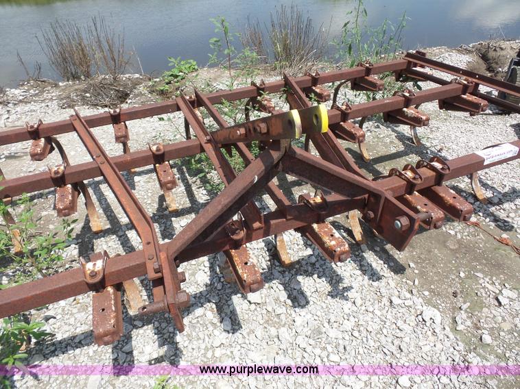 image for item K1656 Chisel plow