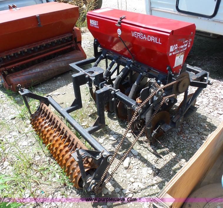 image for item K1664 Kasco Versa grain drill