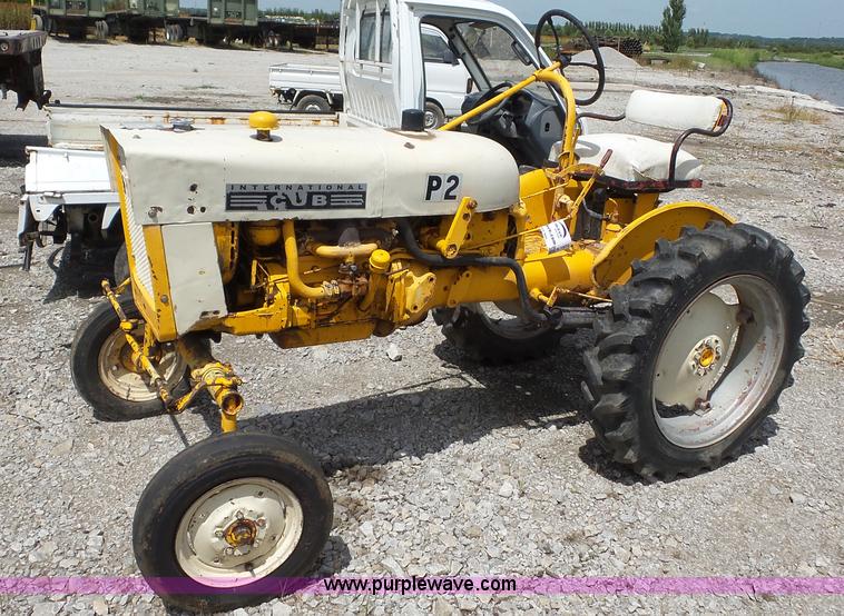 image for item K1672 International Cub tractor