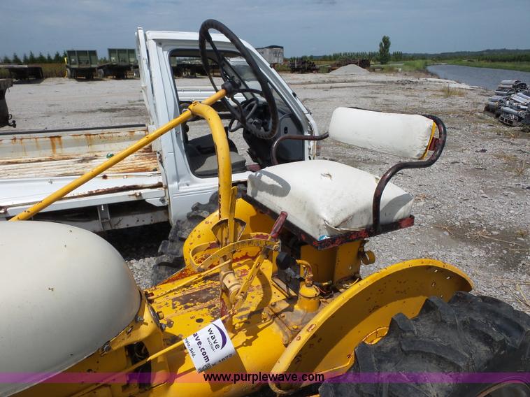 image for item K1672 International Cub tractor