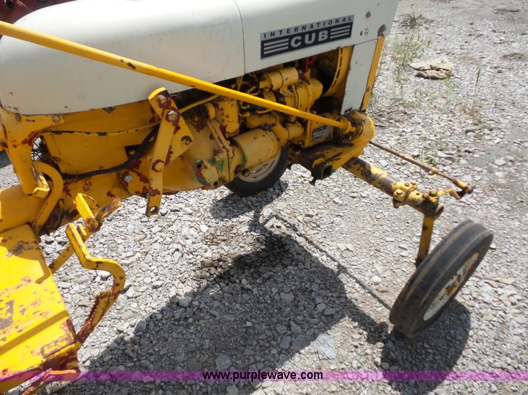 image for item K1672 International Cub tractor
