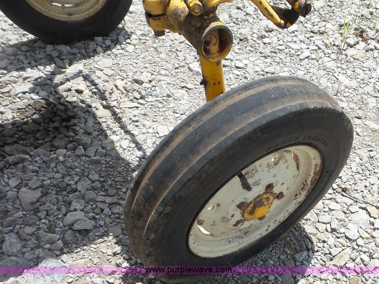 image for item K1672 International Cub tractor