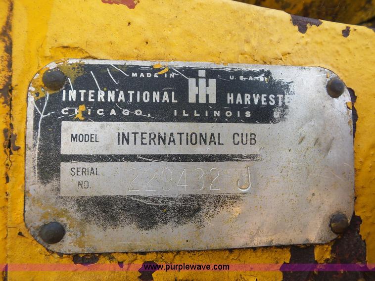 image for item K1672 International Cub tractor
