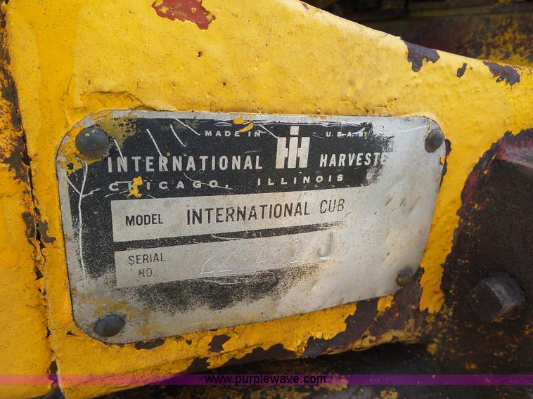 image for item K1672 International Cub tractor