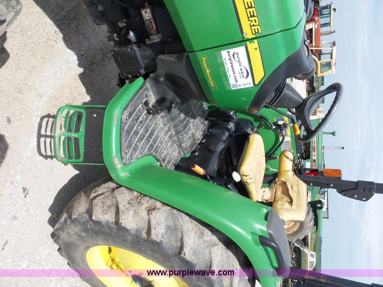 image for item K1673 2004 John Deere 4320 tractor