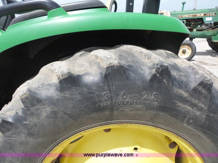 image for item K1673 2004 John Deere 4320 tractor