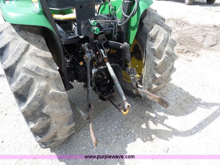 image for item K1673 2004 John Deere 4320 tractor
