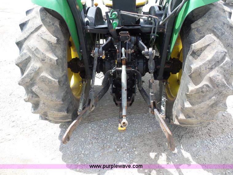 image for item K1673 2004 John Deere 4320 tractor