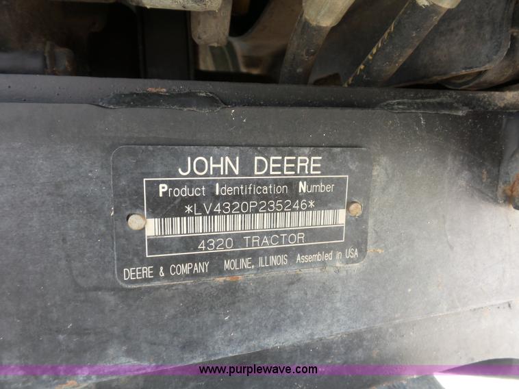 image for item K1673 2004 John Deere 4320 tractor