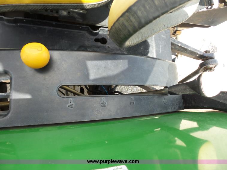 image for item K1673 2004 John Deere 4320 tractor