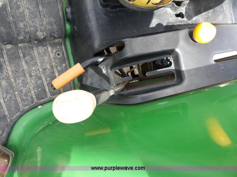 image for item K1673 2004 John Deere 4320 tractor