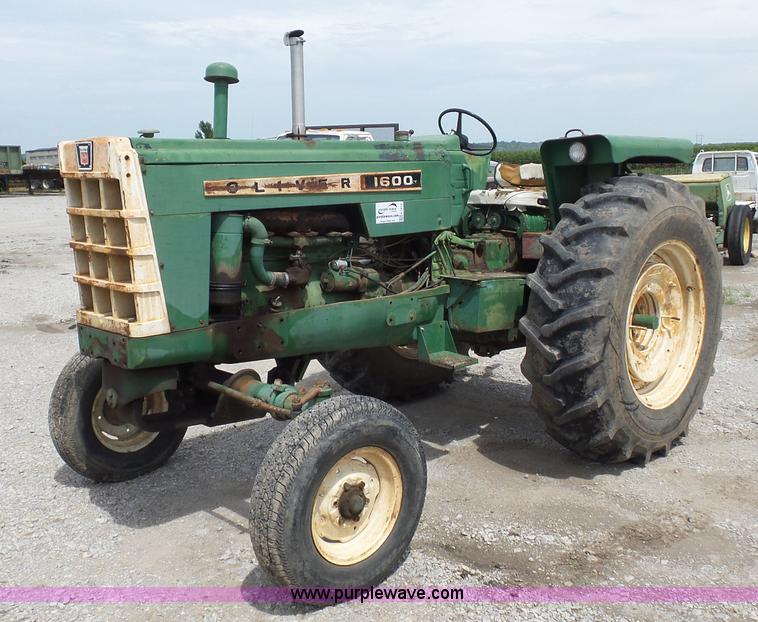image for item K1674 Oliver 1600 tractor