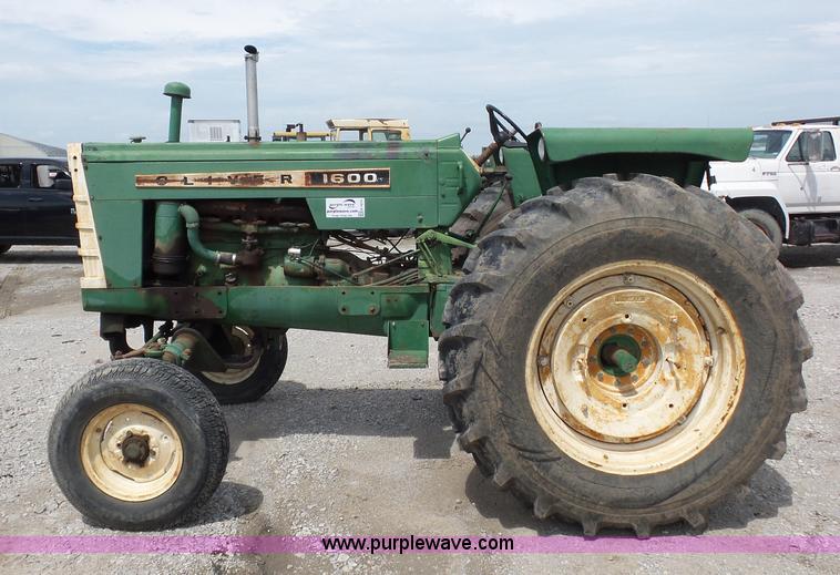 image for item K1674 Oliver 1600 tractor