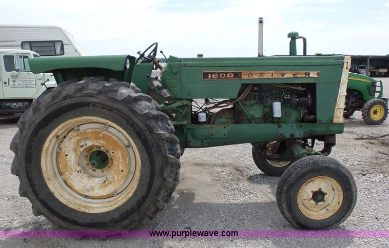 image for item K1674 Oliver 1600 tractor
