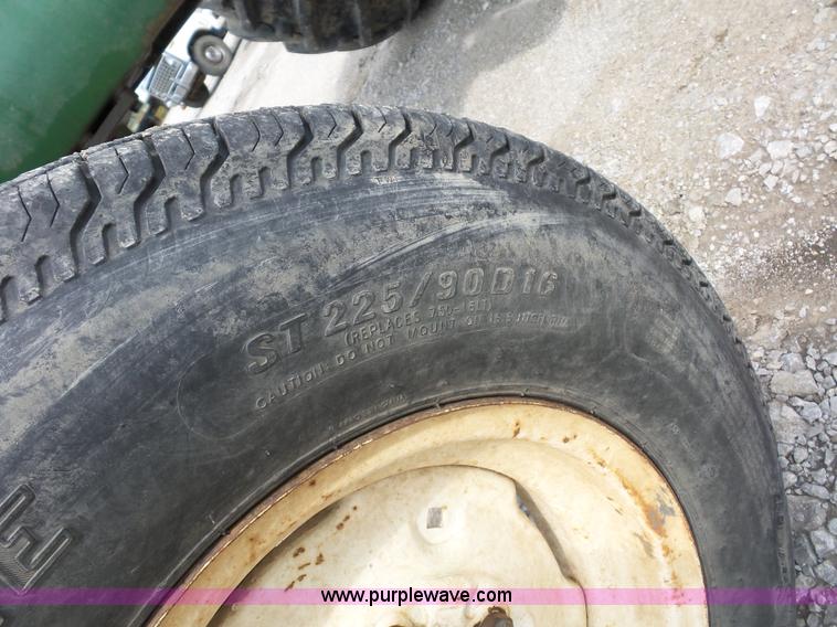 image for item K1674 Oliver 1600 tractor