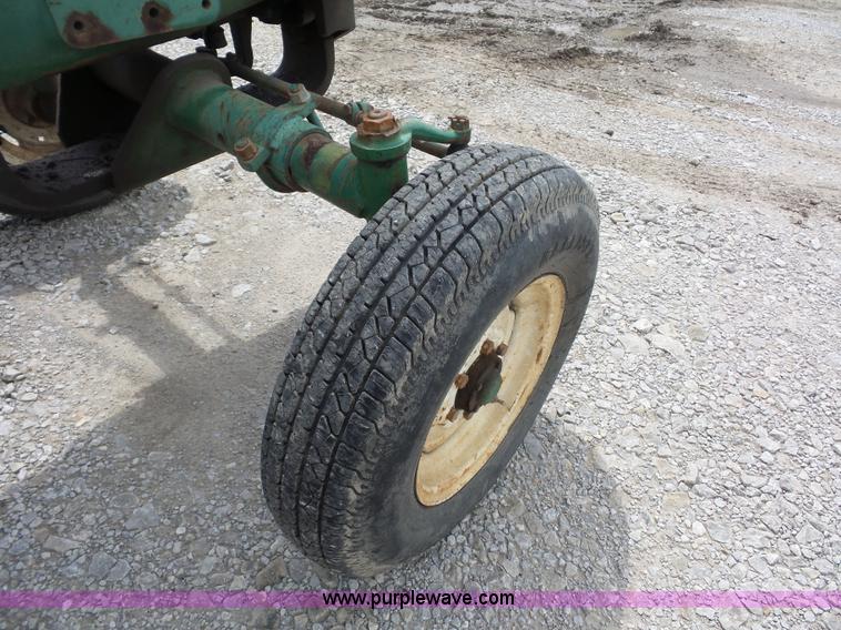 image for item K1674 Oliver 1600 tractor