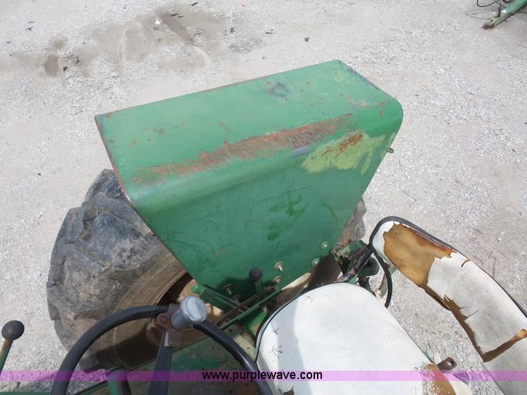 image for item K1674 Oliver 1600 tractor