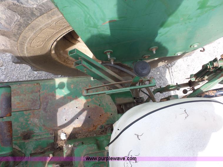 image for item K1674 Oliver 1600 tractor