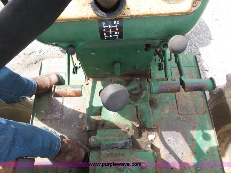 image for item K1674 Oliver 1600 tractor