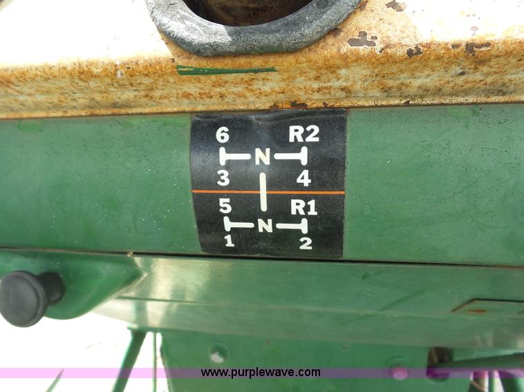 image for item K1674 Oliver 1600 tractor