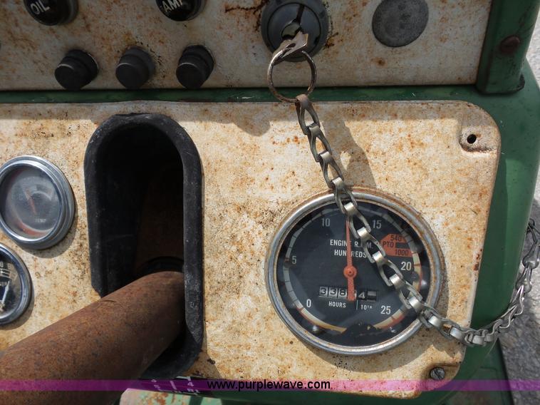 image for item K1674 Oliver 1600 tractor