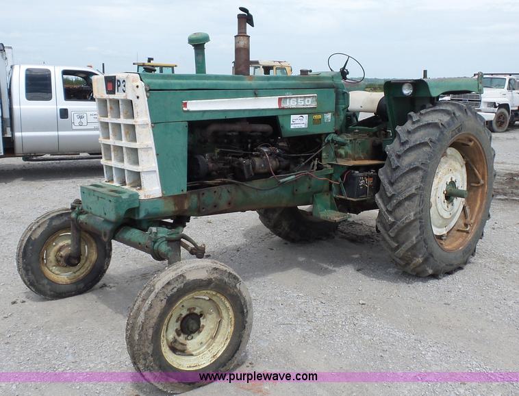 image for item K1675 Oliver 1650 tractor