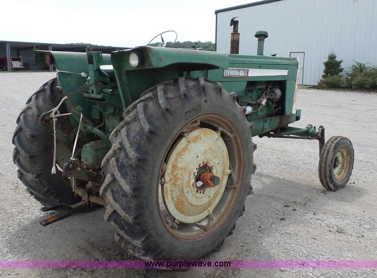 image for item K1675 Oliver 1650 tractor