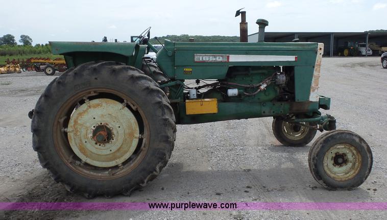 image for item K1675 Oliver 1650 tractor