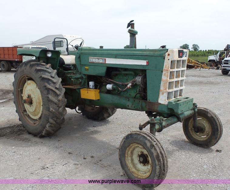 image for item K1675 Oliver 1650 tractor