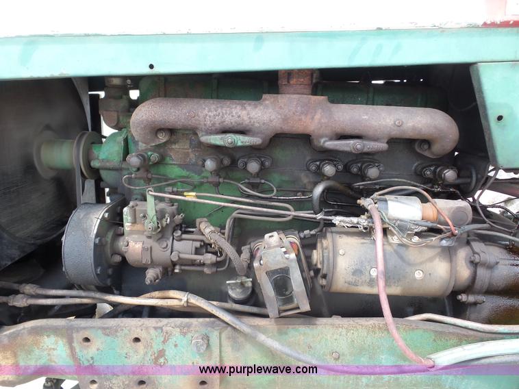 image for item K1675 Oliver 1650 tractor