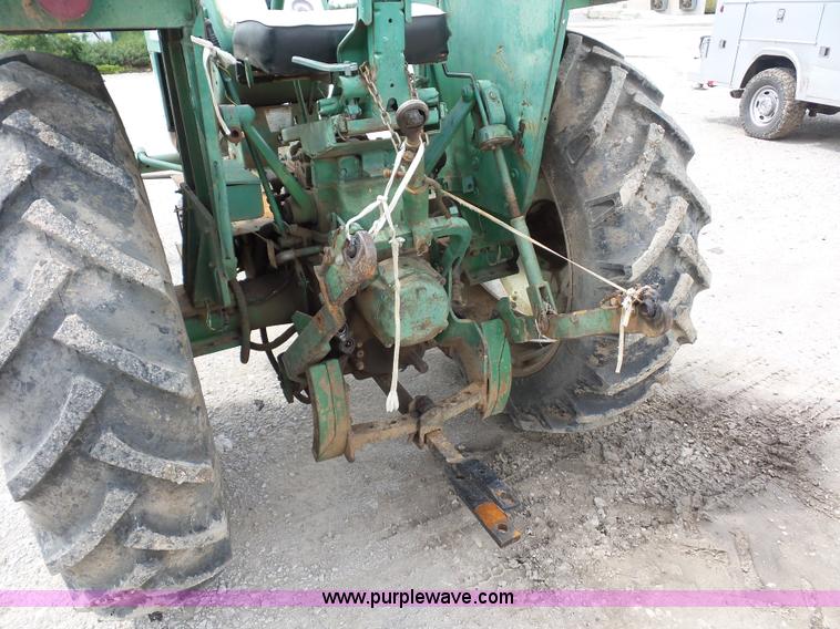 image for item K1675 Oliver 1650 tractor