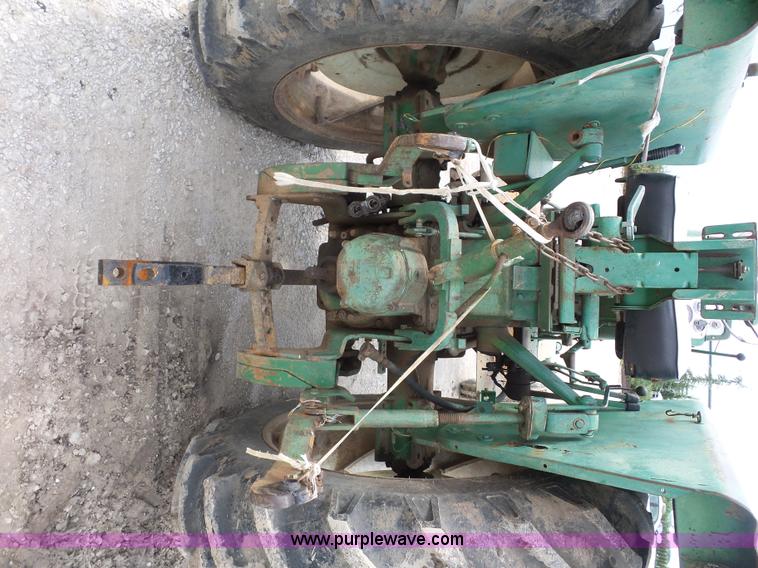image for item K1675 Oliver 1650 tractor